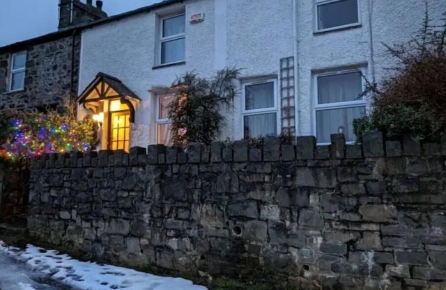 Alma's Cottage in N. Wales quirky & cosy.nGreat views and for exploring. n