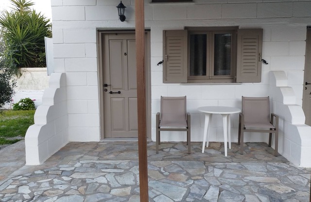 Almmos Mezzanine Apartments for rent 50 meters from the sea in Kalamaki Crete