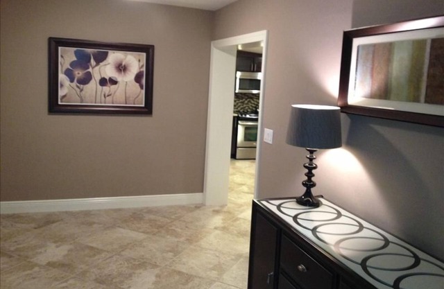Almost Paradise - Beautiful 3BR/2BA Pool Home - Near Beaches & Ritz Carlton