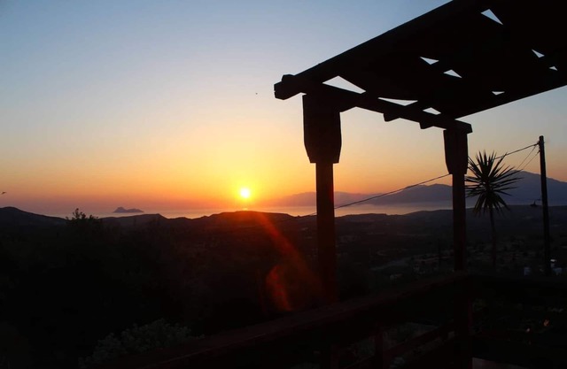 Alonaki House