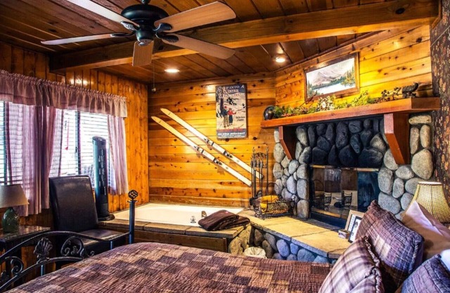 Alpine Getaway - Eagle's Nest Rustic Cabin