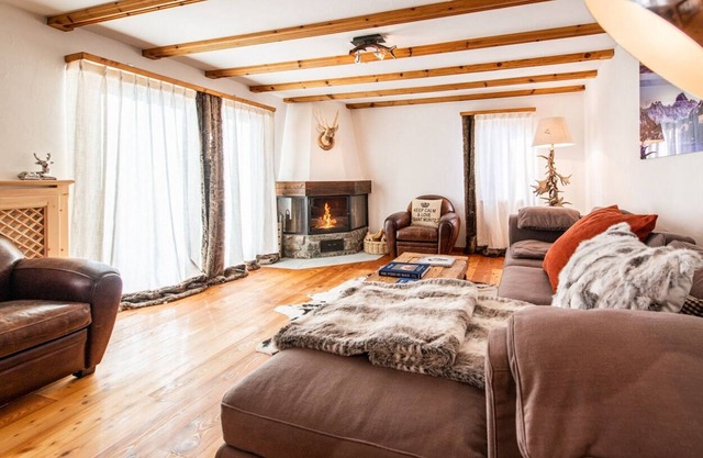 Alpine Ski apartment close to Corviglia, St Moritz