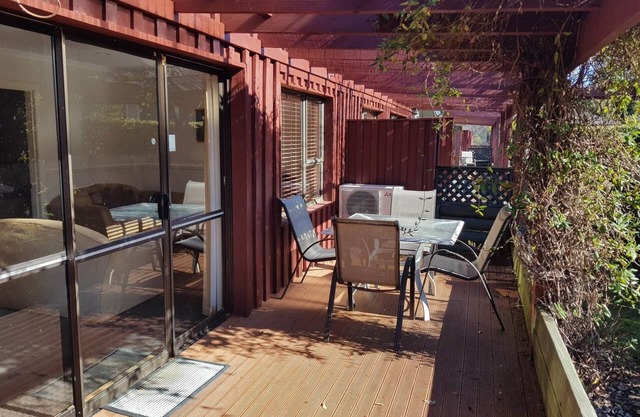 Alpine Springs Motel | Unit 7 - H2521B