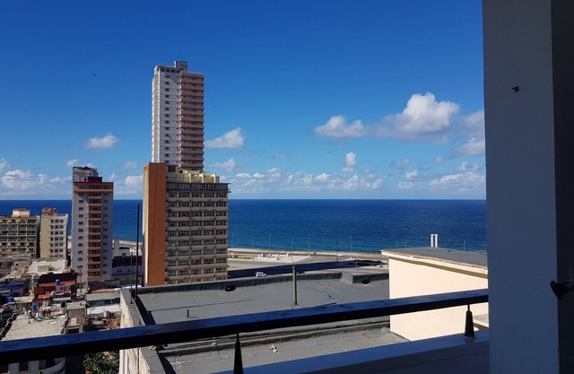Altamira Skyline