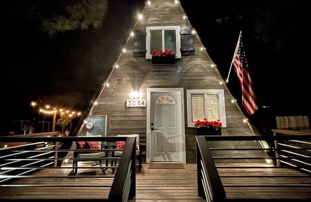 Altitude Adjustment- Cozy little A-frame cabin