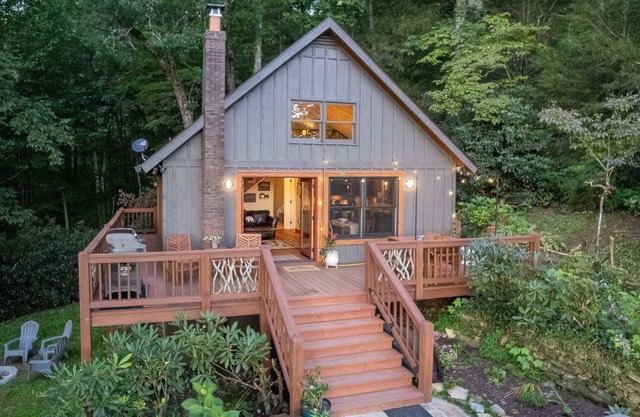 Altitude Adjustment - Mountain Cabin Located on the Eastern Continental Divide! With a Hot Tub!