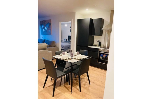 Altrincham town Centre(near) 2 bedroom apartment