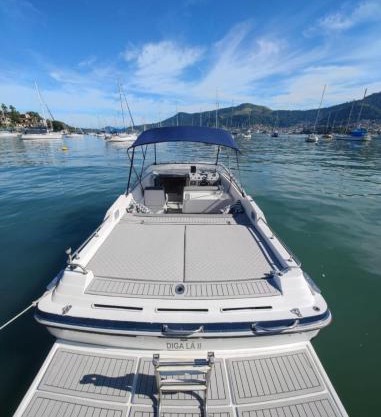Aluguel de lancha em Angra dos Reis
