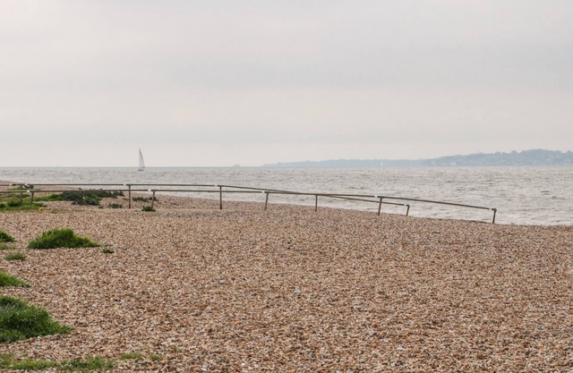 ALVERSTONE SEASIDE, pet friendly, with a garden in Gosport