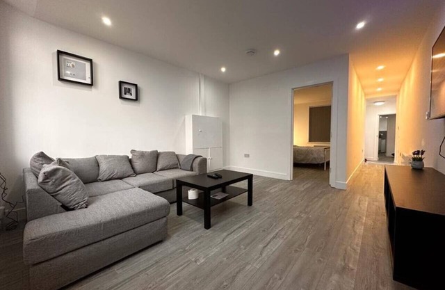 Always Booked! Large Mood Lit Flat SmartTv Parking