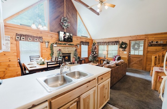 Always Christmas 2 Bedroom Cabin by RedAwning