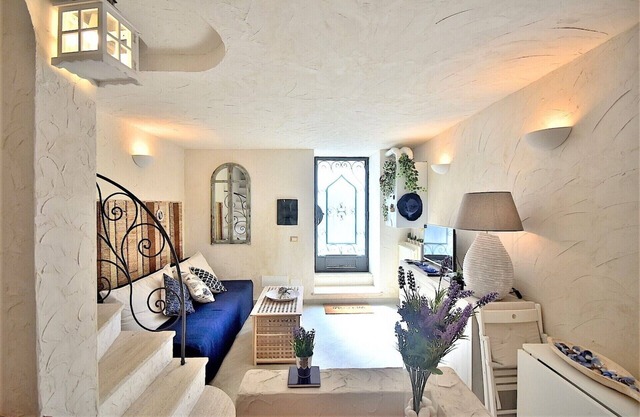 Amalfi Coast - Apt a Minori 300m from the sea. 3 bedrooms, 3 bathrooms and Wi-Fi