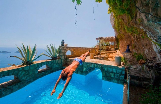 Amalfi Coast SEAFRONT Villa carved into the cliff,Private Pool,Cave-Bar,Hot-Tub