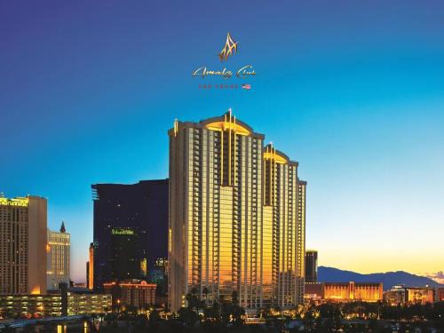 Amalz 2 Bedroom 3 Bathroom Balcony Suite at Mgm Signature ! Las Vegas