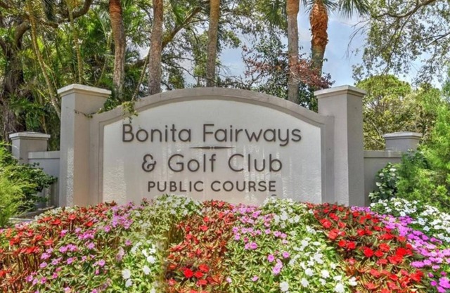 AMAZING 2 Bedroom/2 full baths + Den in a resort like community