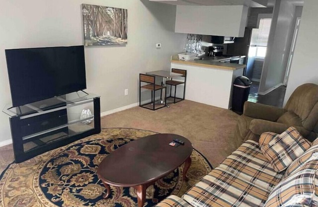 Amazing 2 Bedroom/1 Bath Apartment #B - Heart of Bryant, AR