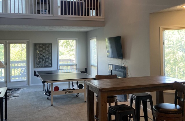 Amazing 2-bedroom condo on the lake