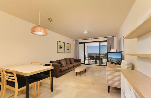 Amazing 2 Bedrooms Apartment Side sea View