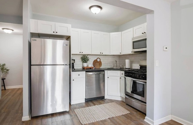 Amazing 3 Bedroom in Bloomfield! Steps to Downtown