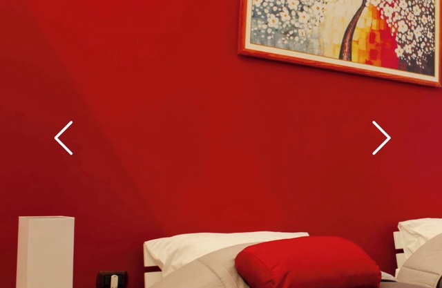 Amazing 5-bedroom apartment with WiFi in Salerno. 50 mt to metro station.
