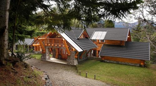 Amazing 5 Bedrooms Chalet in Villa Traful VT1 by Apartments Bariloche