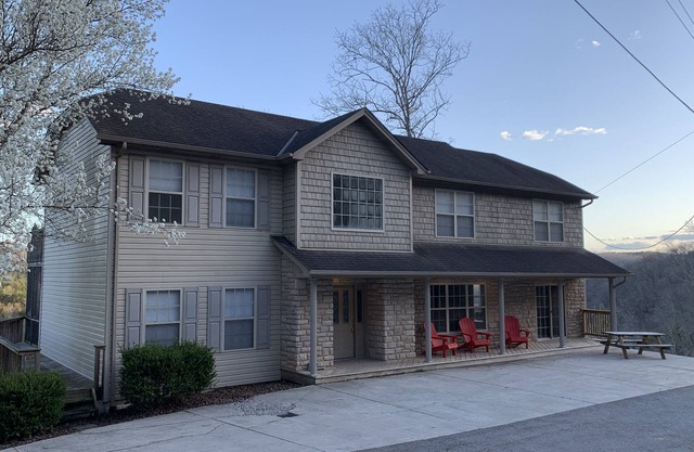 Amazing 5BR House with Lake & Mountain Views in Gated Resort