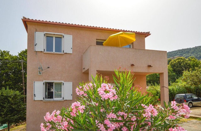 Amazing apartment in Petreto-Biccisano