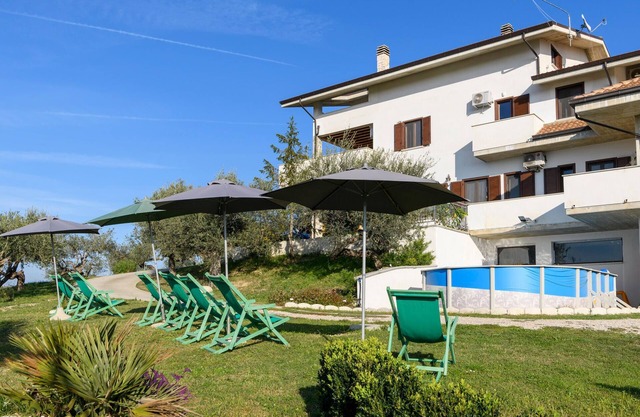 Amazing apartment in Moscufo with WiFi