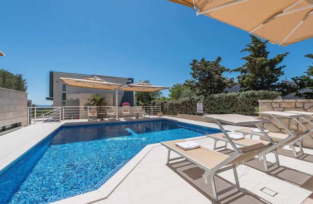 Amazing apartment in Novalja with WiFi