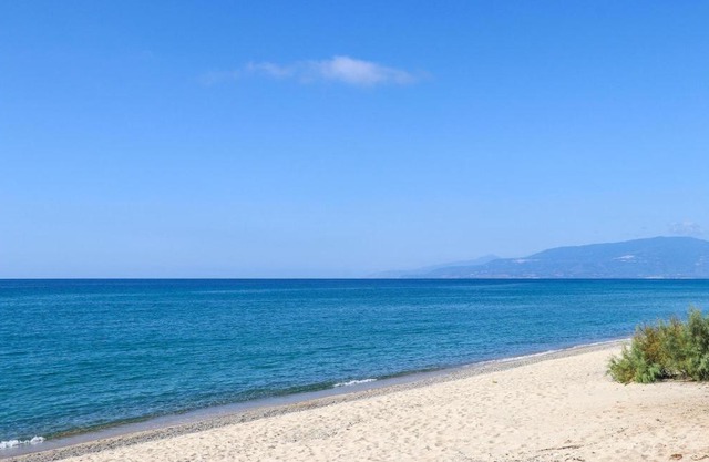 Amazing apartment in Porto Salvo with 2 Bedrooms