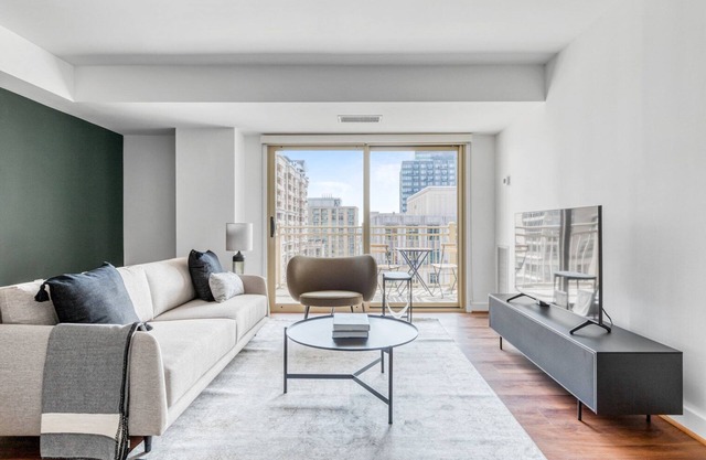 Amazing Ballston 1BR w/Concierge, W/D & Pool, near Metro, by Blueground
