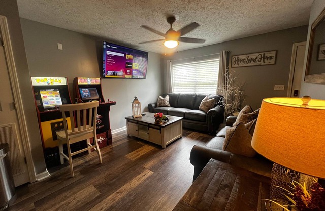 Amazing Beds!-2 miles to Dollywood-The Island-Tanger