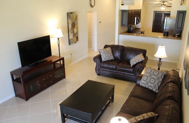 Amazing Bella Terra Condo - Business/Executive/Vacation/Family friendly!