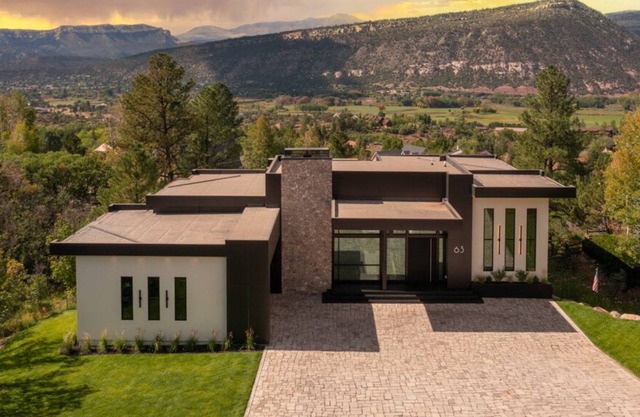 Amazing Brand New Luxury Home - Pool, Hot tub, Views - 30+ day
