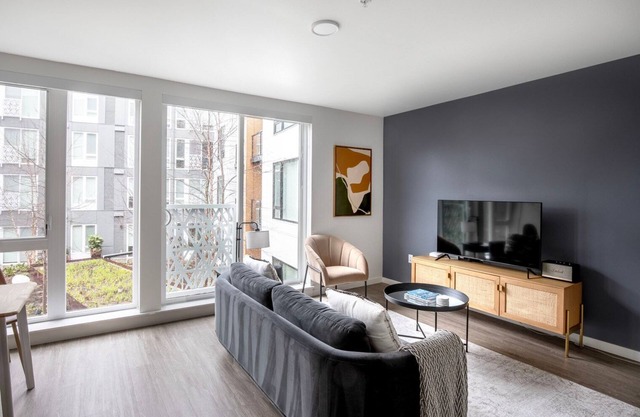 Amazing Central District 1BR w/Gym & BBQ, nr downtown, by Blueground