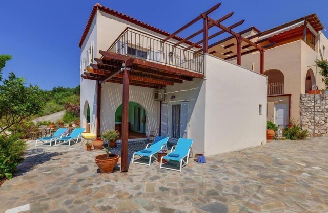 Amazing cottage in Kavallos near lake