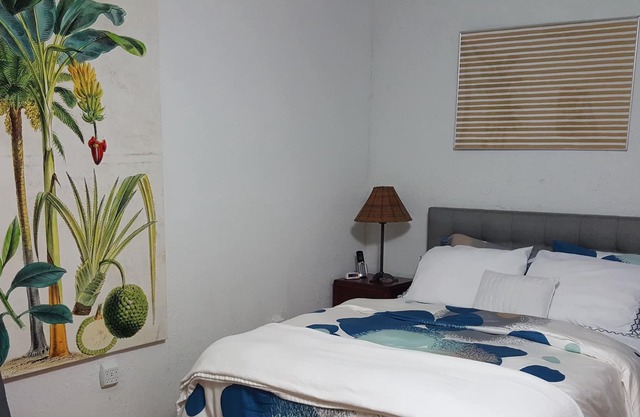 Amazing Cozy Studio by Sawgrass Mills Mall, In The Heart Of Sunrise, Florida!!