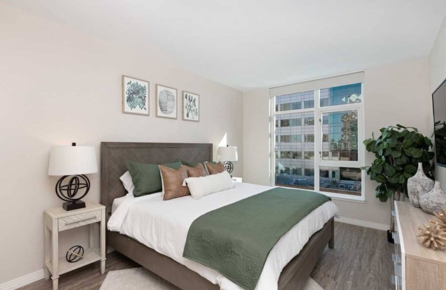 Amazing Downtown Ballpark Condo
