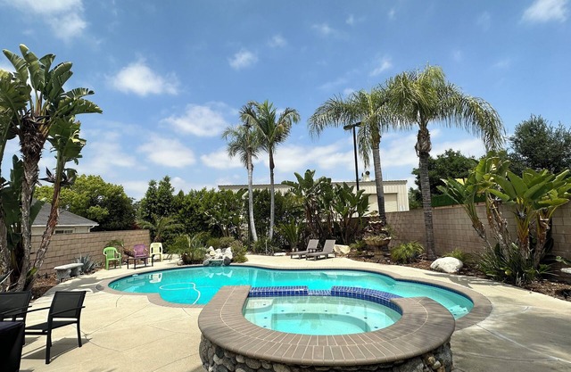 AMAZING Family- Friendly Villa with Pool + BBQ + Fire-pit, Disney & Water Park