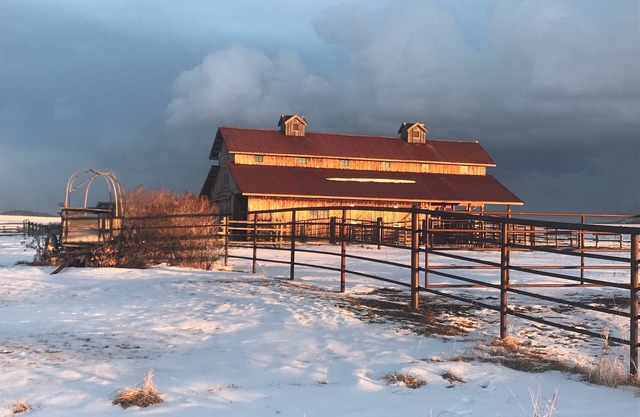 AMAZING HERITAGE RANCH BARN "Gentrified"