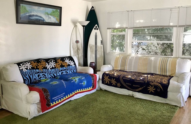 AMAZING HERMOSA BEACH 1 BDRM : 30 SECONDS TO SAND