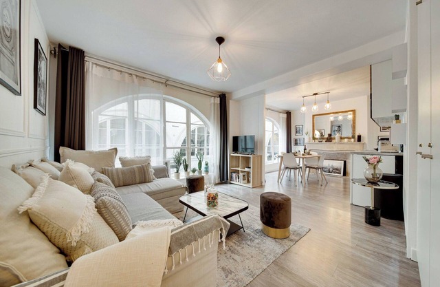 AMAZING HISTORICAL PARISIEN APARTMENT NEXT TO LOUVRE AREA ! - 1