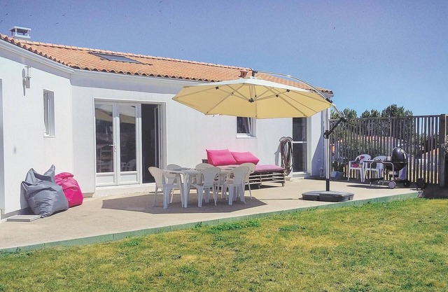 Amazing home in St. Michel en l'Herm