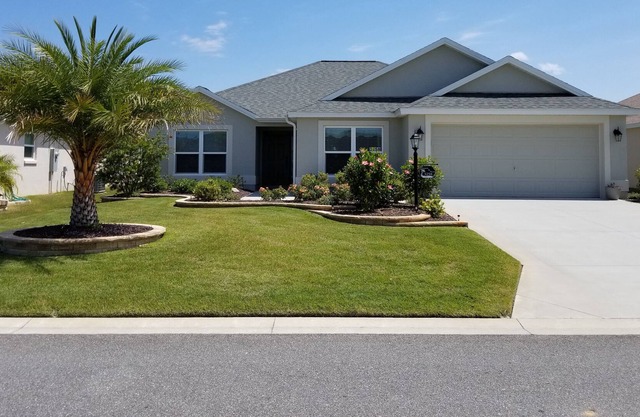 AMAZING Home! Beautifully decorated 3 bdrm 2 ba home in Pine Ridge. FREE WiFi