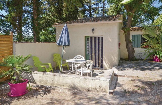 Amazing home in Crillon le Brave
