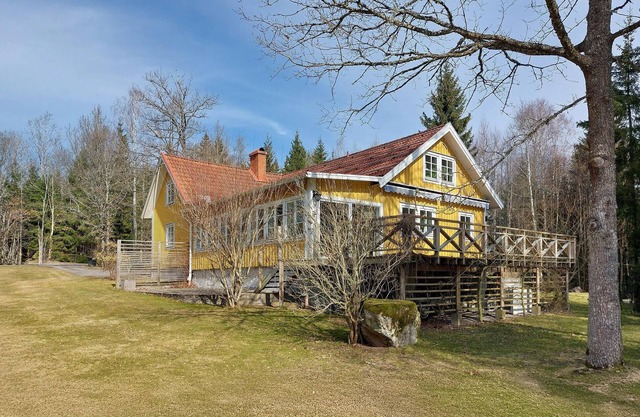 Amazing home in ör with WiFi