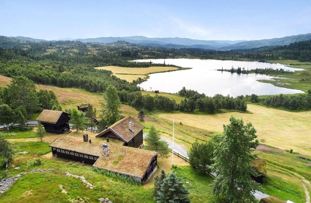 Amazing home in åmotsdal with kitchen