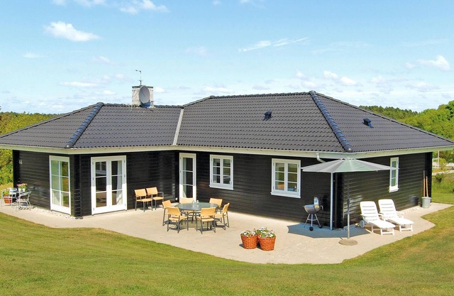 Amazing home in Ebeltoft with WiFi