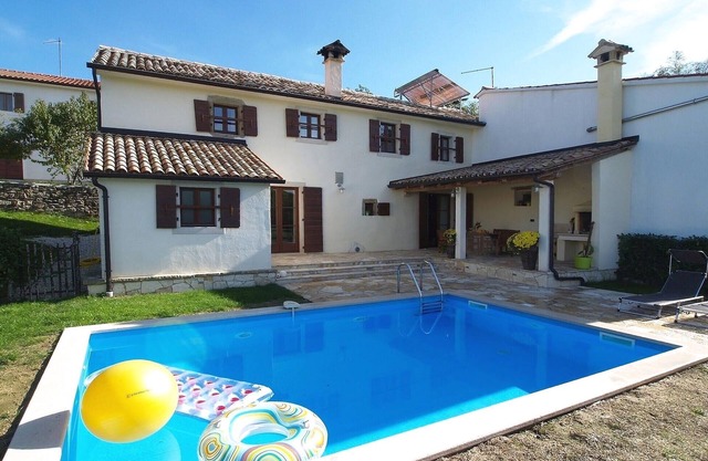 Amazing home in Gologorica