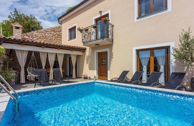 Amazing home in Grizani with sauna